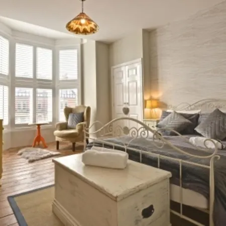 Rockcliffe Boutique 2-bed In *