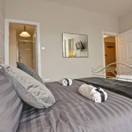 Lägenhet Rockcliffe Boutique 2-bed In